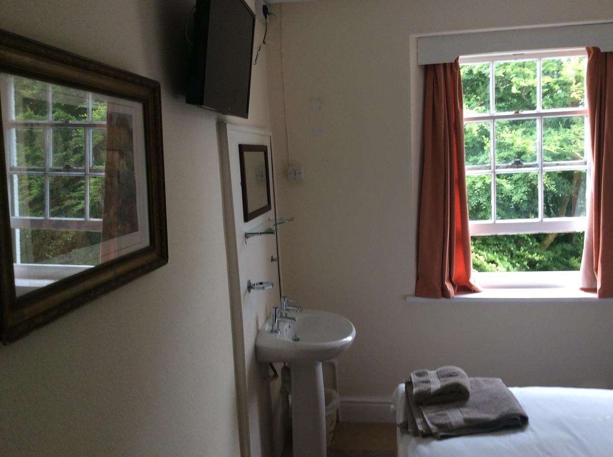 The Forest Inn Dartmoor Йелвертон Экстерьер фото